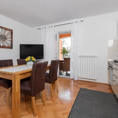 Apartments Bellistra Labin Labin  Room photo