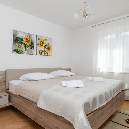 Apartments Bellistra Labin Labin  Room photo